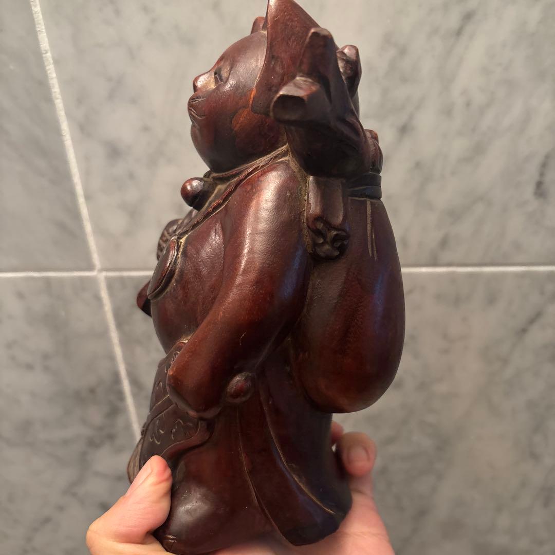 アンティーク平和的な笑顔で幸せやお金を招く一刀彫の布袋さんの