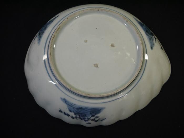 古伊万里　鮑形色絵皿　荒波太古石舟遠山楼閣山水文　のどかな情景　横22cm