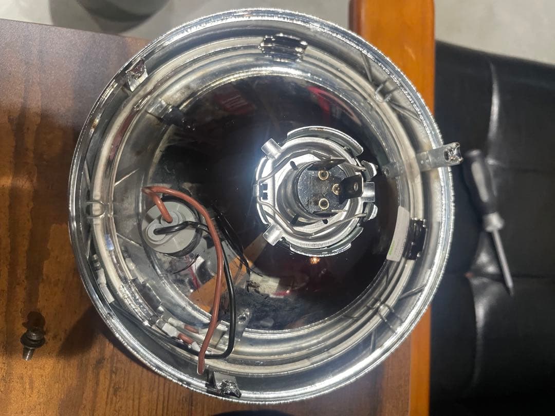 ペ*ン様 シビエヘッドライトZ411-03001 リムロゴケース裏ロゴ希