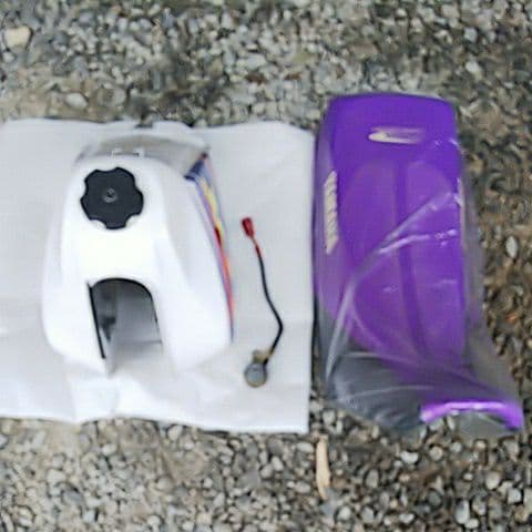 ヤマハTT250R ディスカウント ガソリンタンク＆シート（バラ売り）