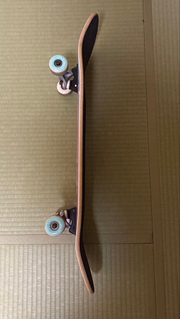 REALスケートボードコンプリートデッキ初心者お勧め8.0インチレンチ付スケボー