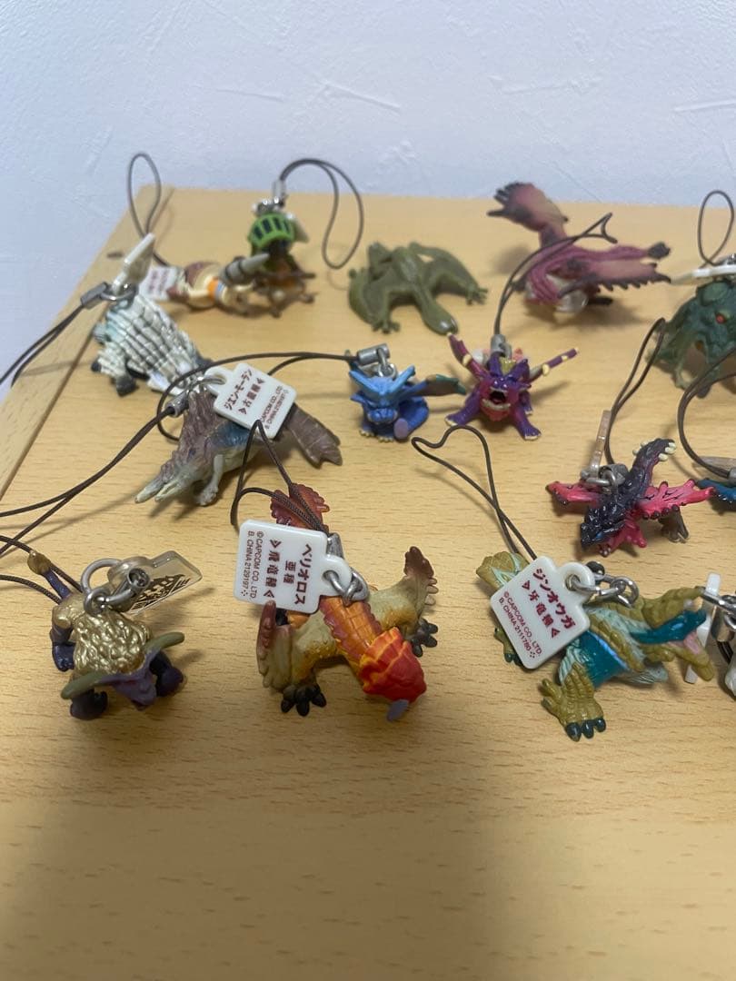モンスターハンター　モンハン　モンスター図鑑　ストラップ　26体セット
