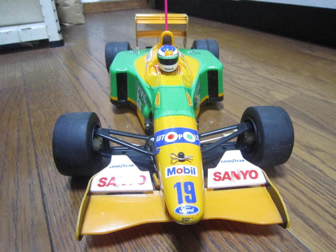 完全動作品 1/10 F1 ベネトン B192 ミハエル・シューマッハ F102