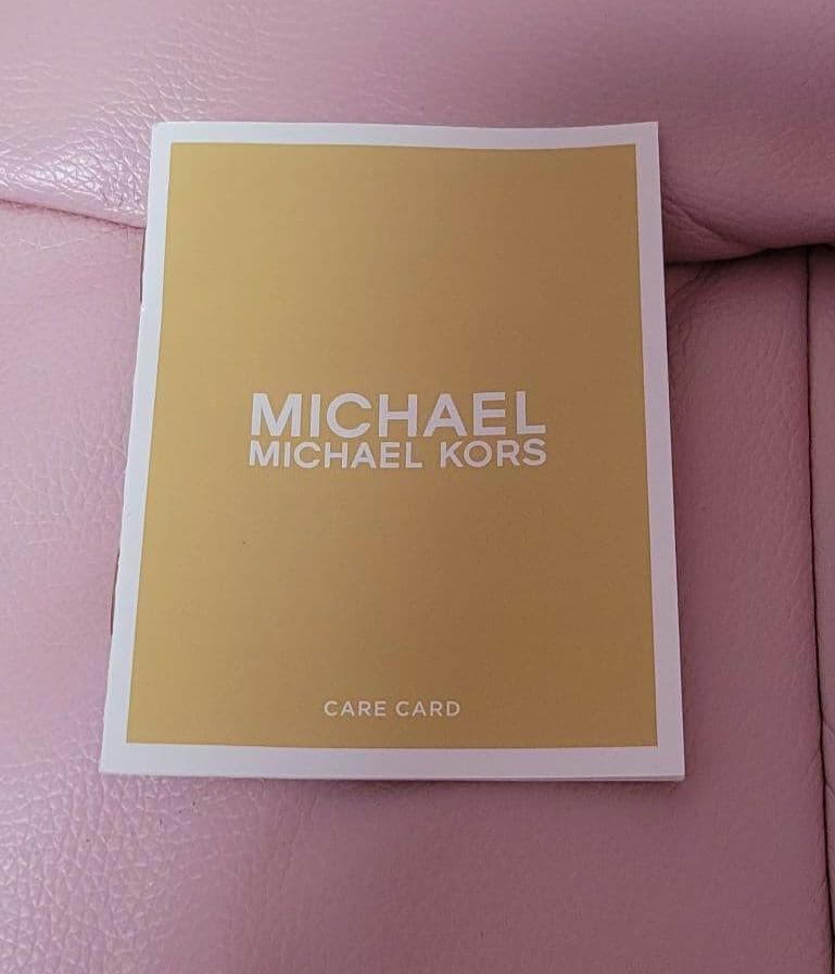 新品 マイケルコース ピンク クロコダイル風ショルダーバッグ