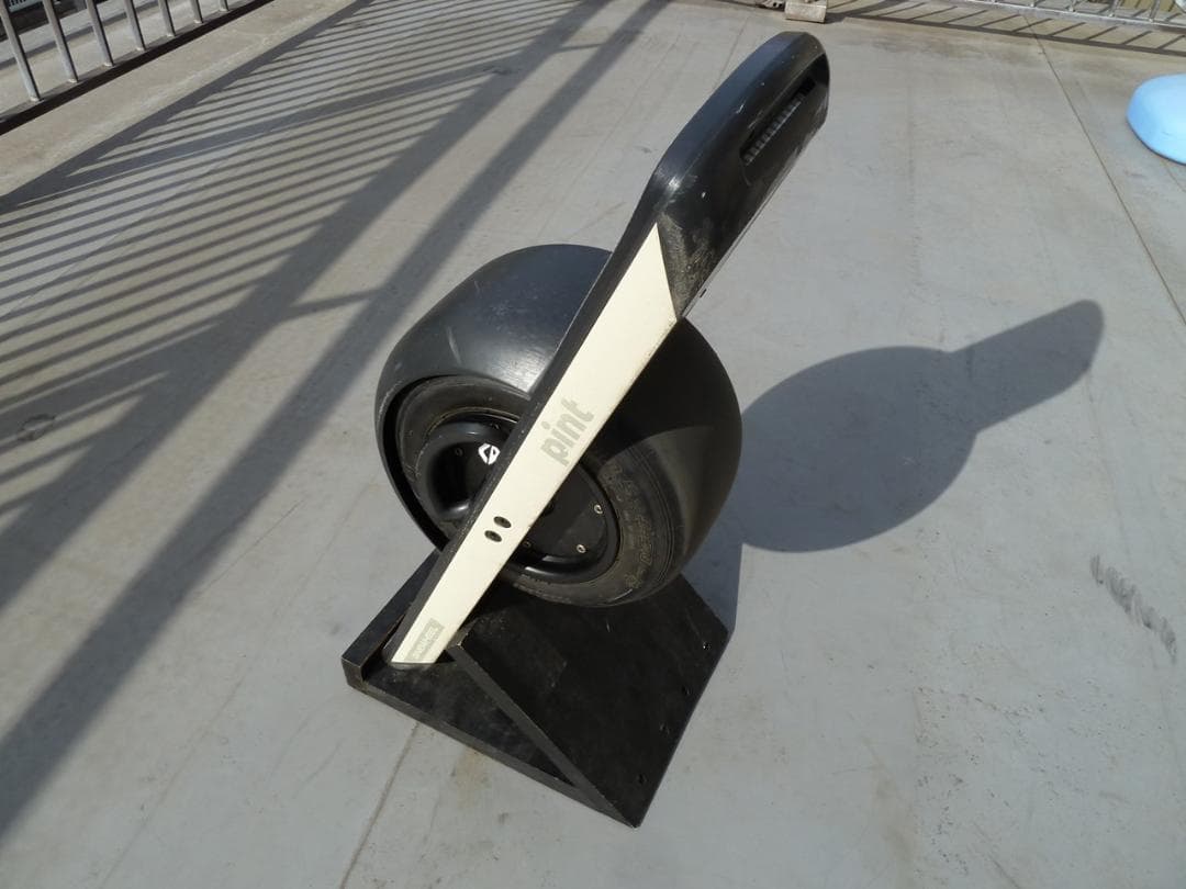 即購入は✖　累積走行距離わずか61キロ OneWheel Pint 電動スケボー