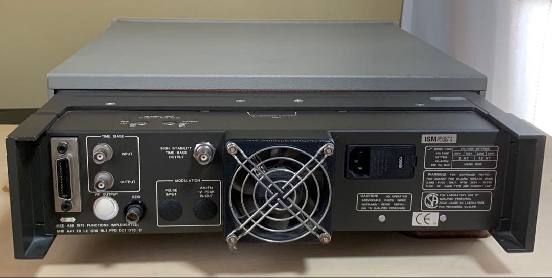 横河・ヒューレット・パッカード】HP 8657B シンセサイズド標準信号発生器