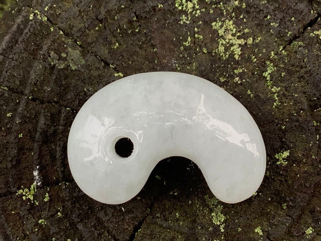 ✳ 糸魚川翡翠勾玉最高峰部類　アイスジェイド氷種　30.5mm ✳機械鑑定付‼️