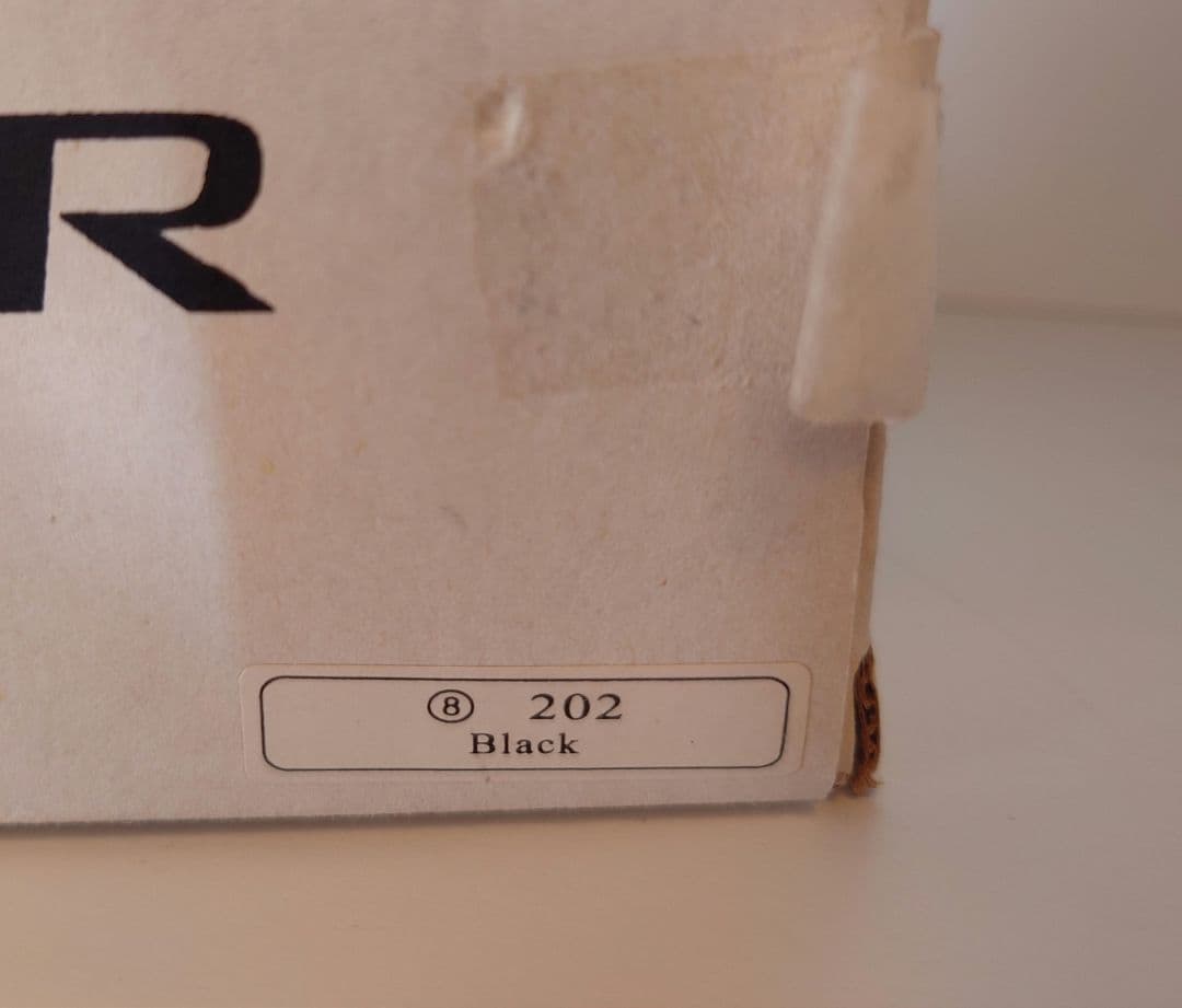 り*ん様 トヨタ　 ハリアー　HARRIER 2代目 1/30 　　202ブラッ