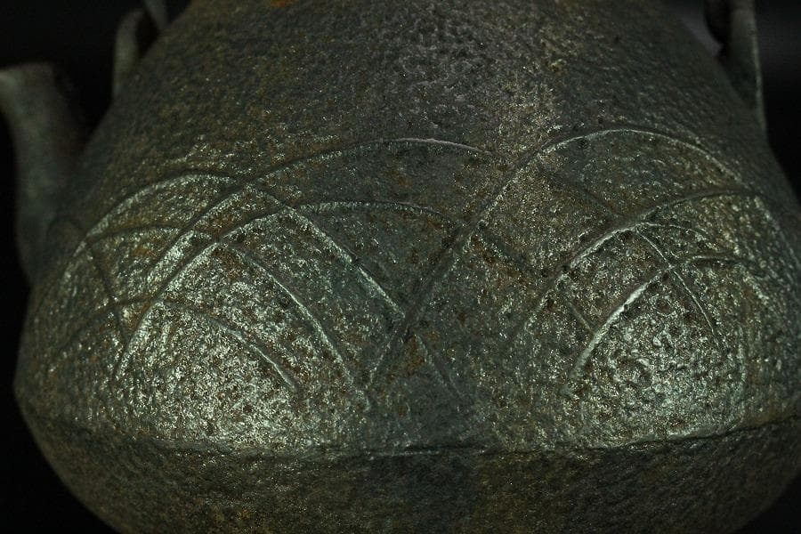 斑紫銅蓋 秋草地紋 鉄瓶(K-LC473) - THIETBITHUCPHAM.COM