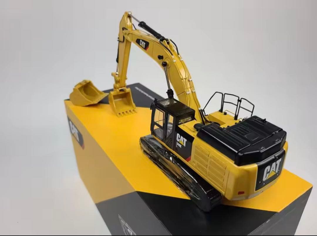 CAT 349E L EXCAVATOR 1/48スケール モデル
