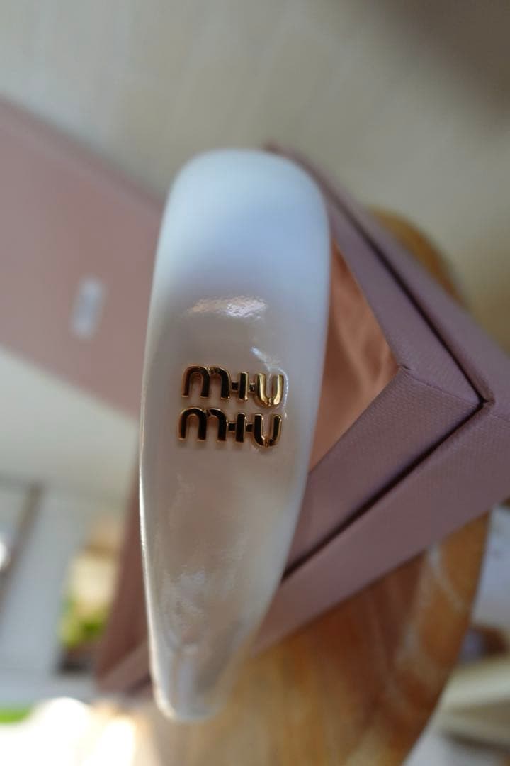 値下げ中』miumiu(ミュウミュウ)カチューシャ　ヘアアクセサリー