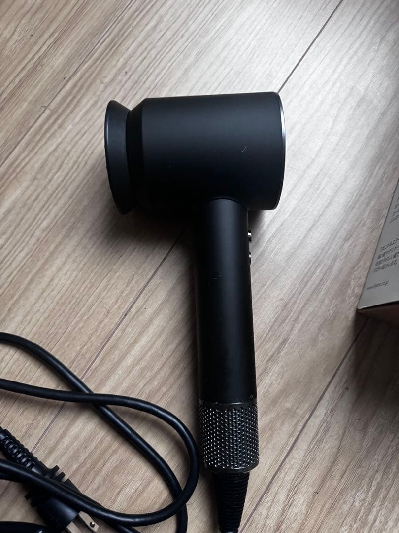 Dyson Supersonic Ionic ヘアドライヤー ブラック