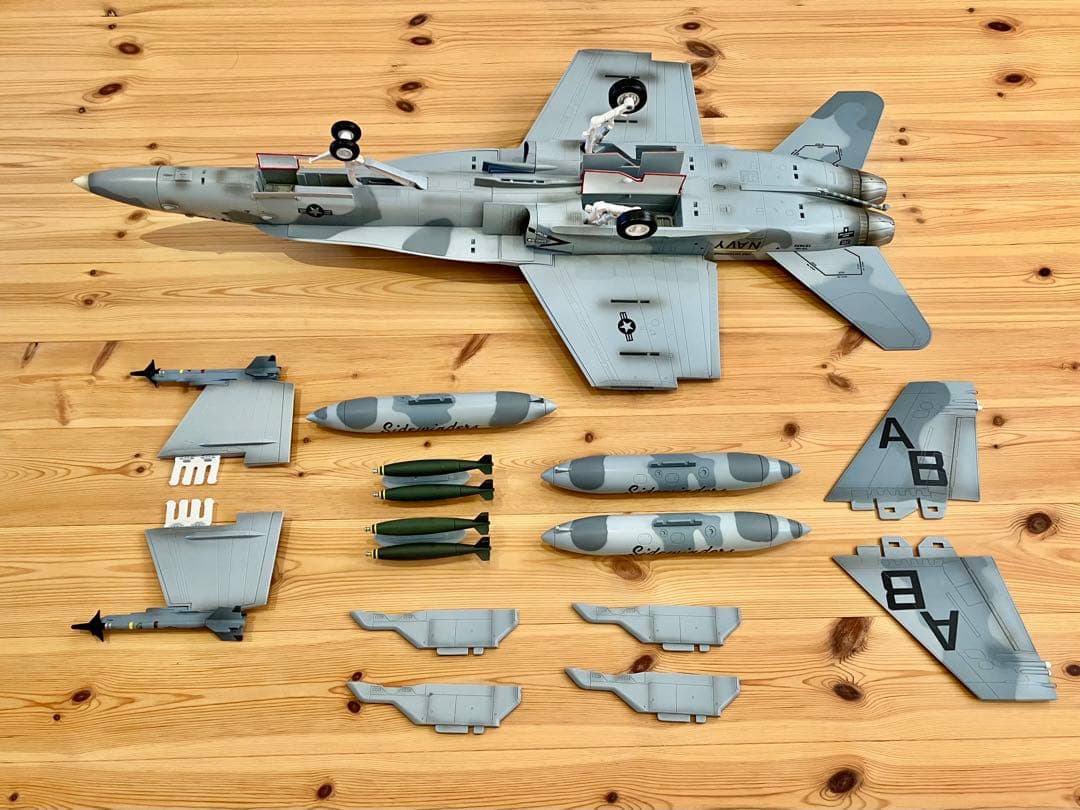 航空機・ヘリコプター bbi 1/18 F/A-18 HORNET