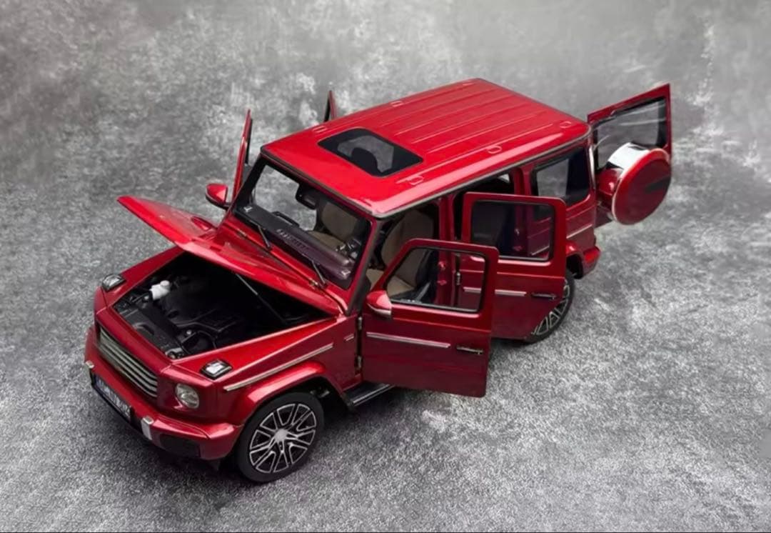 1/18 Mercedes G-Class NOREVミニカー レッド