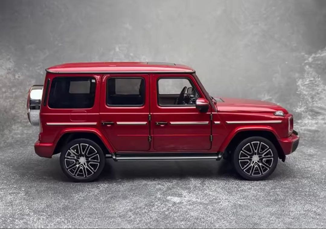 1/18 Mercedes G-Class NOREVミニカー レッド