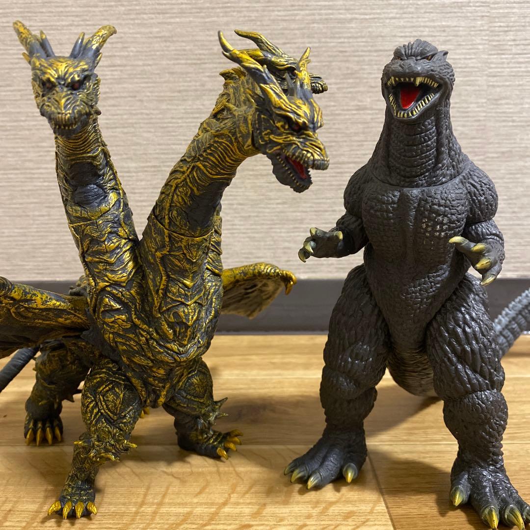 ムービーモンスターシリーズ カイザーギドラ&ゴジラ2004 セット - メルカリ