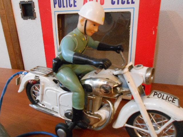 ☆ 希少 BCバンダイ 白バイ 大型バイク ブリキ ホンダ メグロ