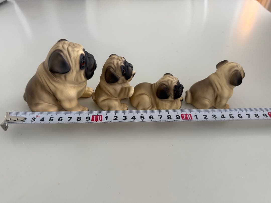【イタリア　ドマン製】パグ フィギュリン 親子4体セット　陶器　置物Demain