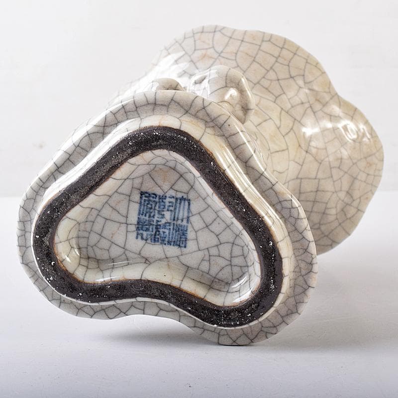 中国 大清乾隆年製款 哥窯 白磁 金糸鉄線 氷裂文 霊芝瓶 M 8061E