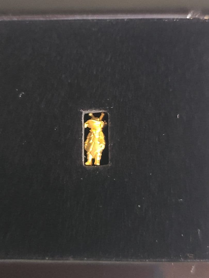 カネゴン 純金 フィギュア 限定500体 超ミニサイズ 0.9g