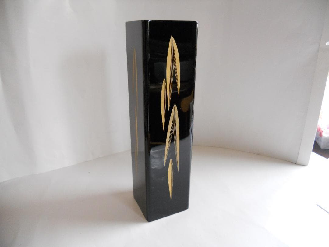 輪島塗 角野岩次 作 沈金笹文 蒔絵 花器 ヴィンテージ 花入 新品 です。