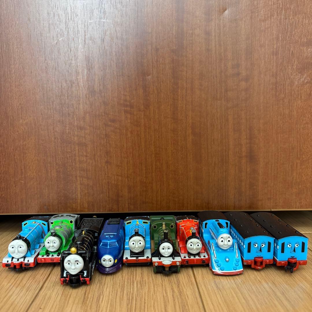 トーマス ミニカー41個&操車場セット