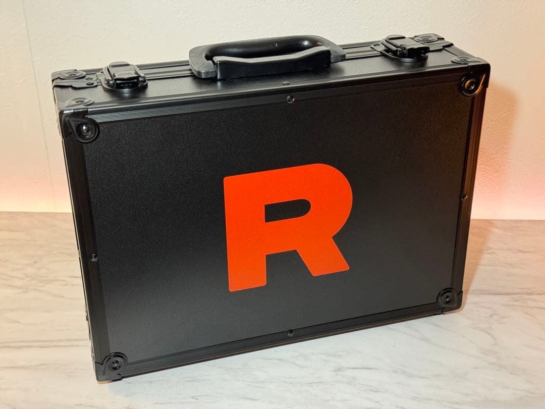 20周年記念ロケット団スペシャルケース ポケモンカード - メルカリ