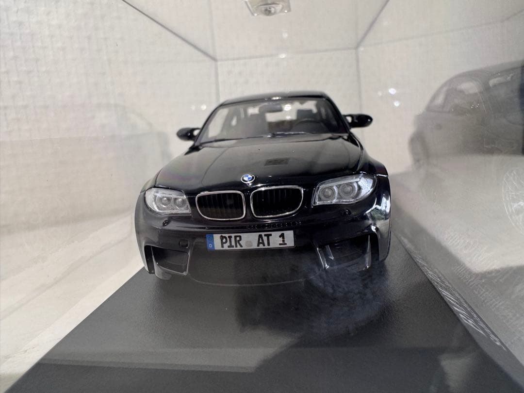 BMW 1er M Coupé ミニカー ブラックメタリック1/43