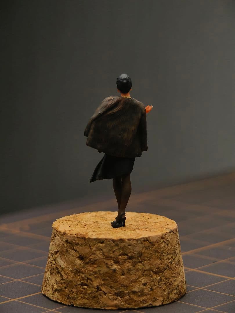 1/64 精密手塗り　ハンドペイント 大人系女性フィギュア