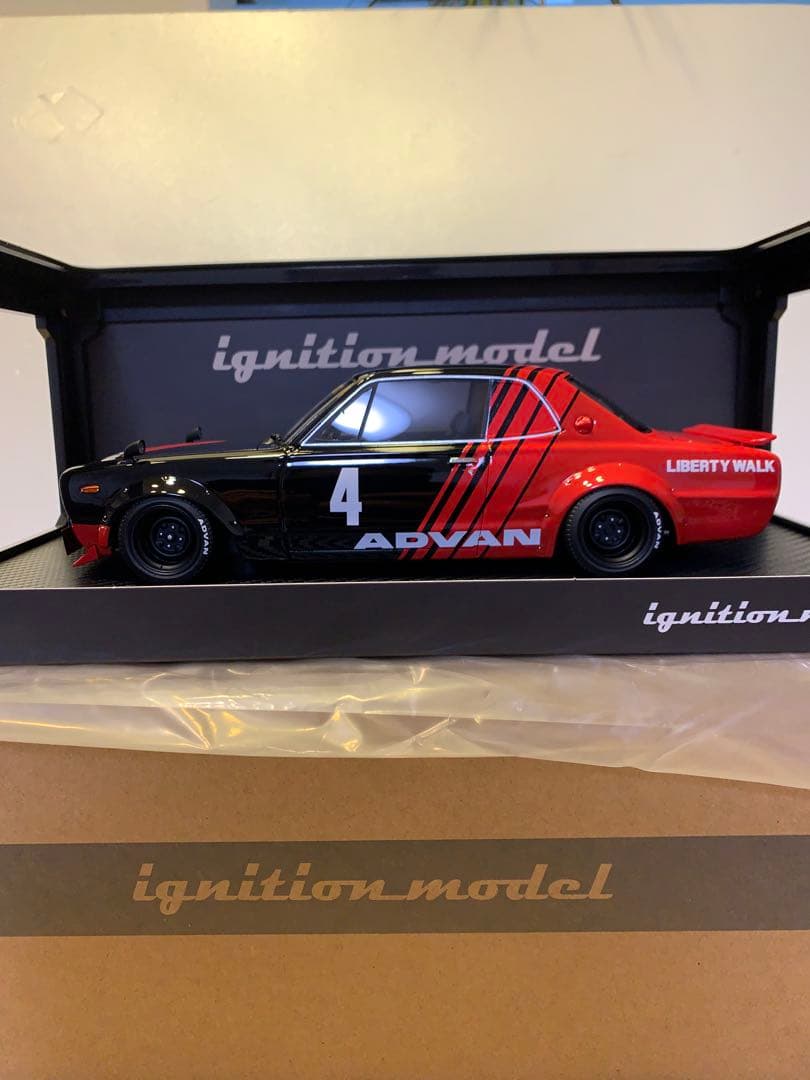イグニッションモデル　1/18 LBWK ハコスカ アドバン
