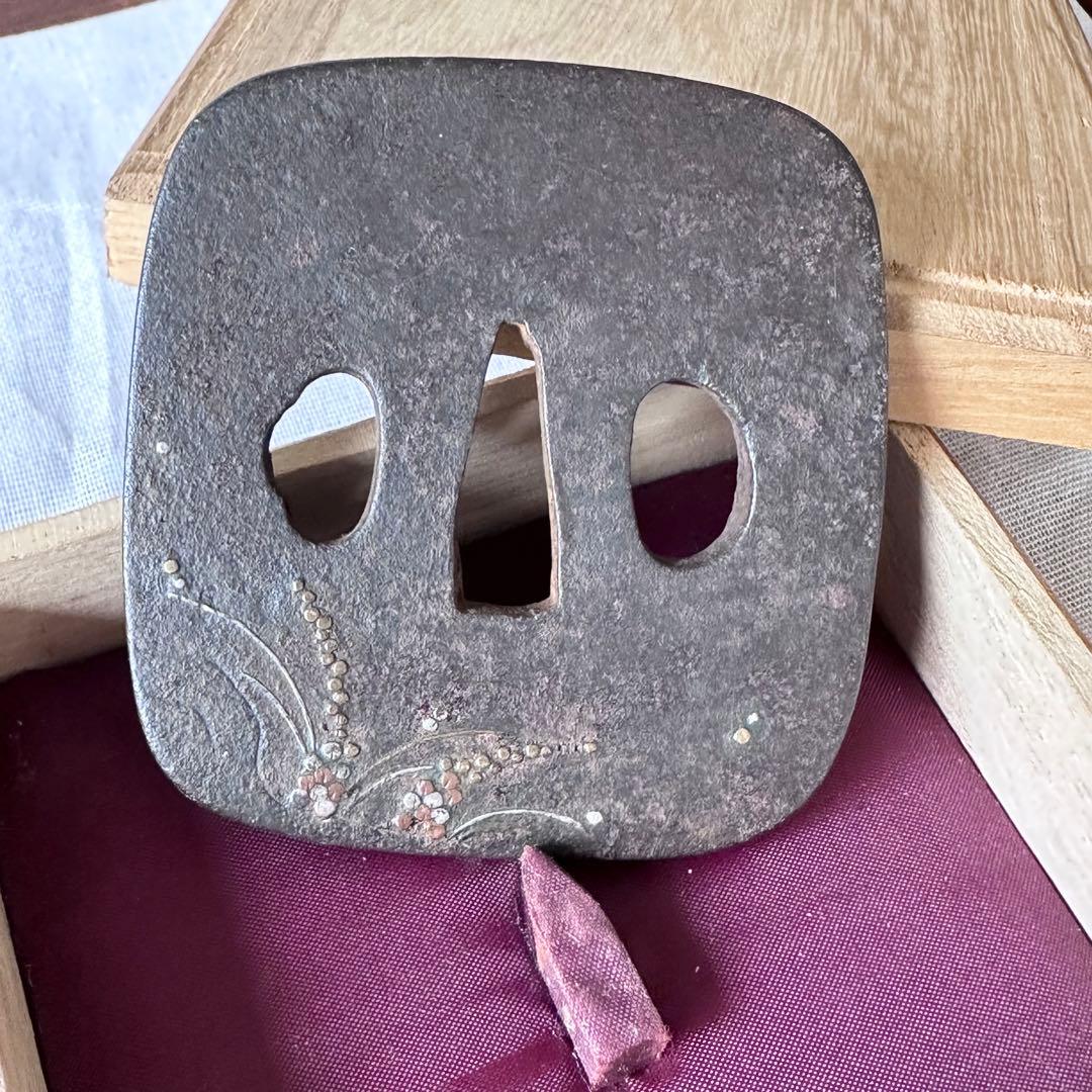 日本刀装具　鍔　蝶