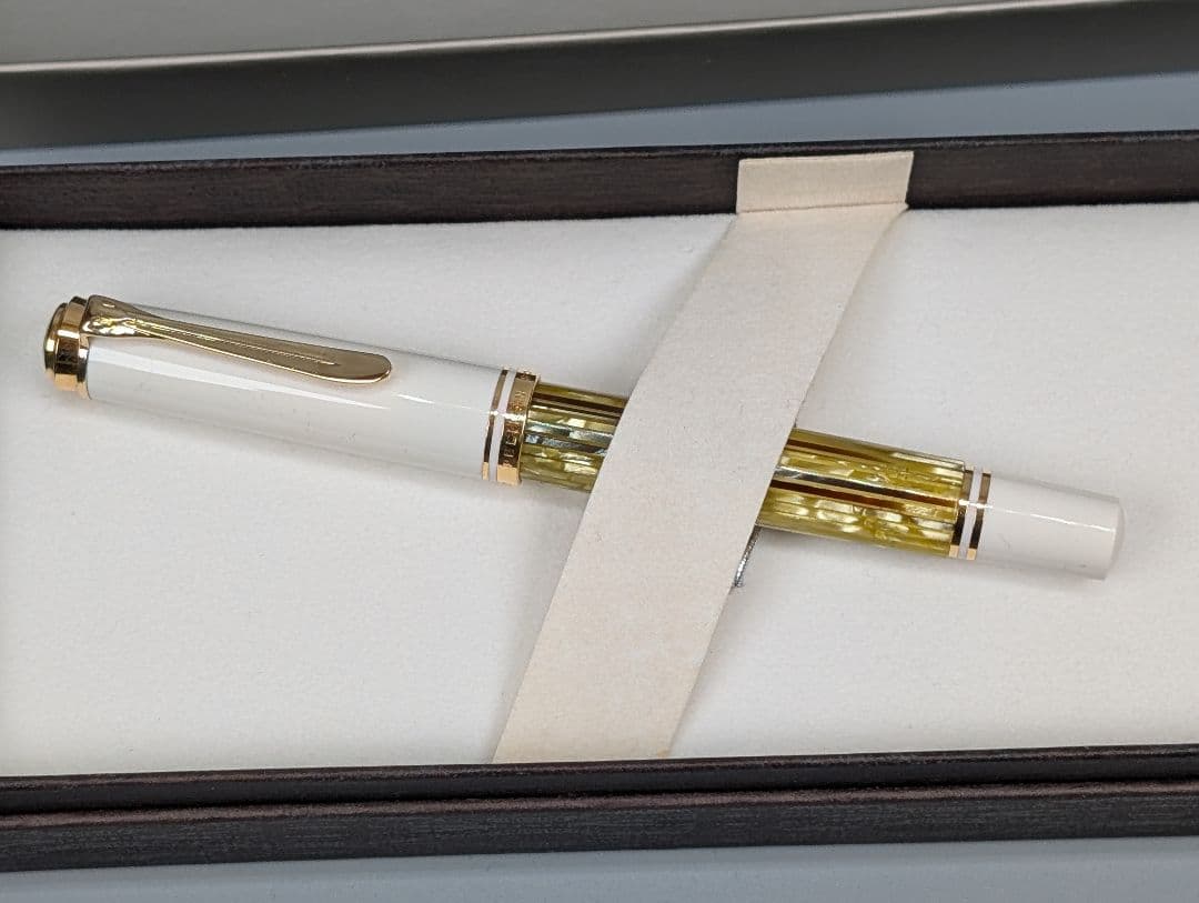 ペリカン スーベレーン M400 ホワイトトータス EF　Pelikan