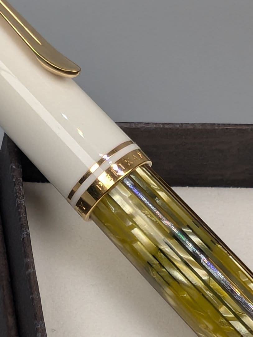 ペリカン スーベレーン M400 ホワイトトータス EF　Pelikan