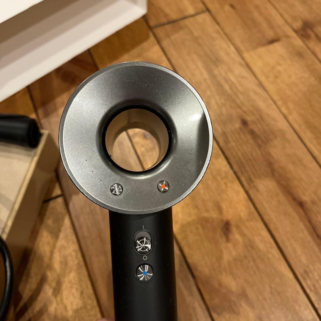 箱・未使用付属品付きDyson supersonic ionic ヘアドライヤー