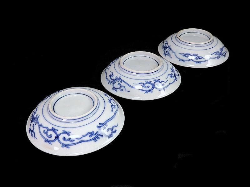 大聖寺伊万里 金襴手 窓絵 松竹梅に牡丹の図 4寸皿 3枚