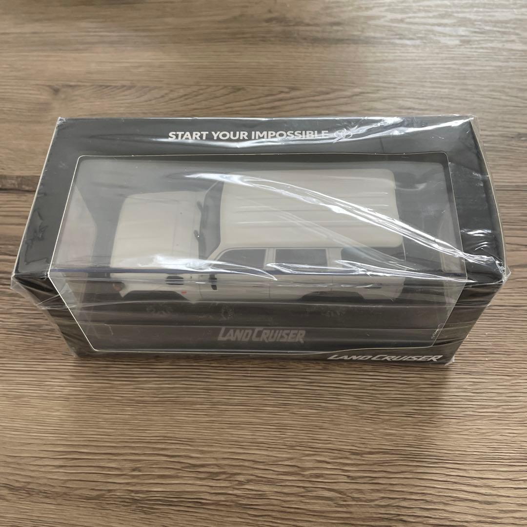 ランドクルーザー70ミニカー　「30分の1スケール」　非売品
