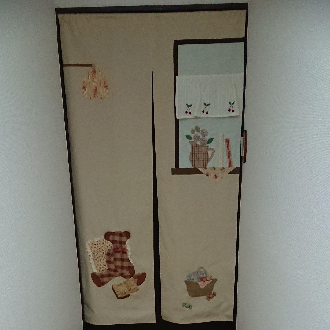 MANY ハンドメイド　クマのアップリケ付き暖簾 MANY ハンドメイド クマのアップリケ付き暖簾