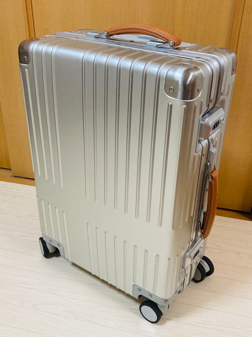 イノベーターアルミスーツケース36L