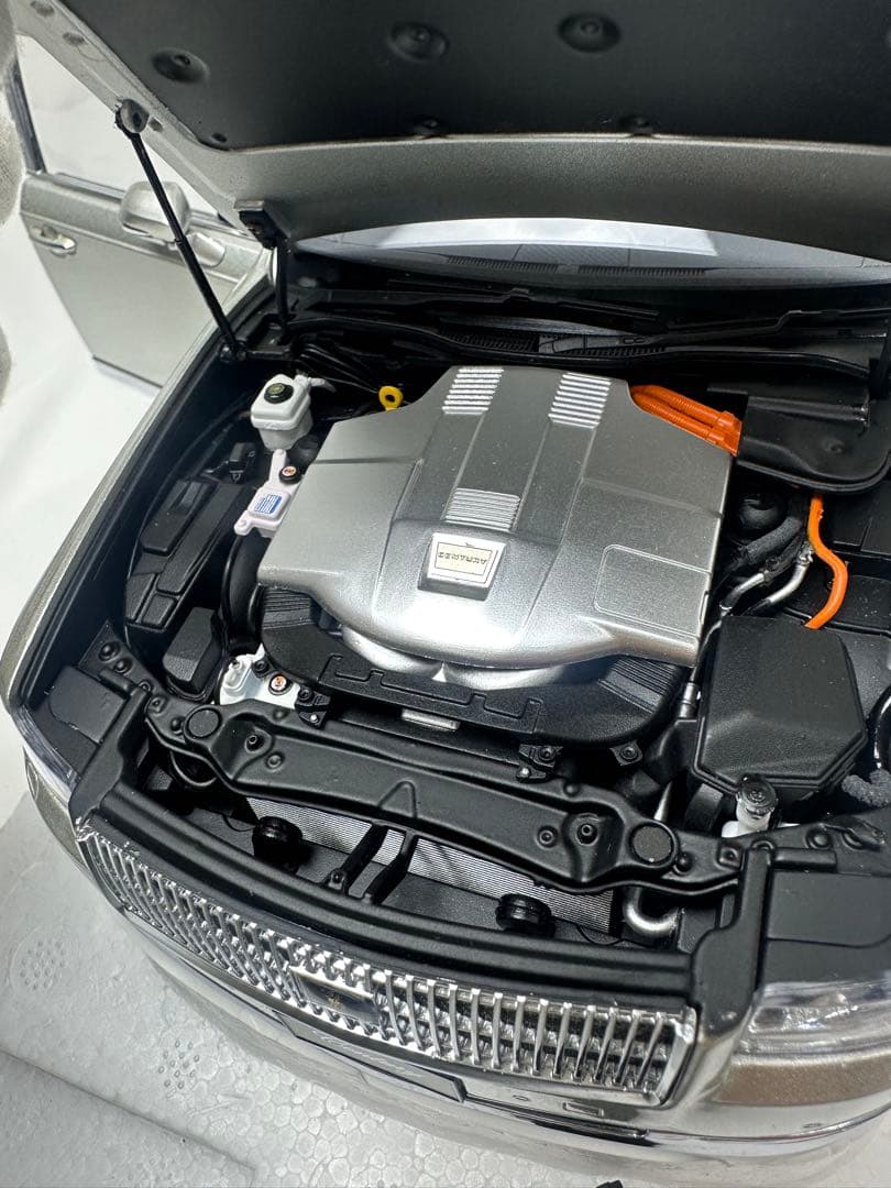 極美品】LCD 1/18トヨタセンチュリーシルバー ダイキャスト フル開閉完