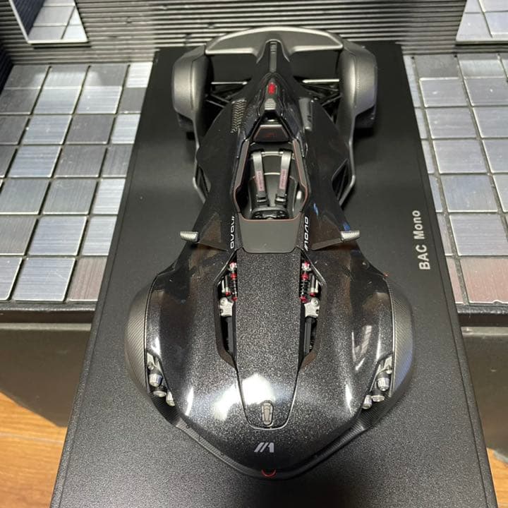未展示品　オートアート1/18 BAC Mono メタリック・ブラック