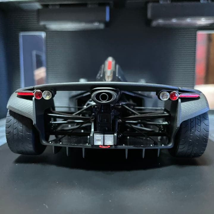未展示品　オートアート1/18 BAC Mono メタリック・ブラック
