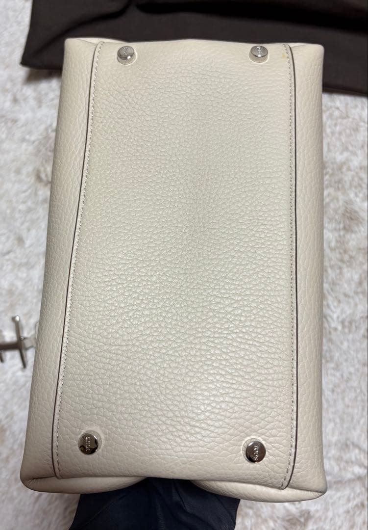 美品！トッズ　レザーバッグマイクロ現行品