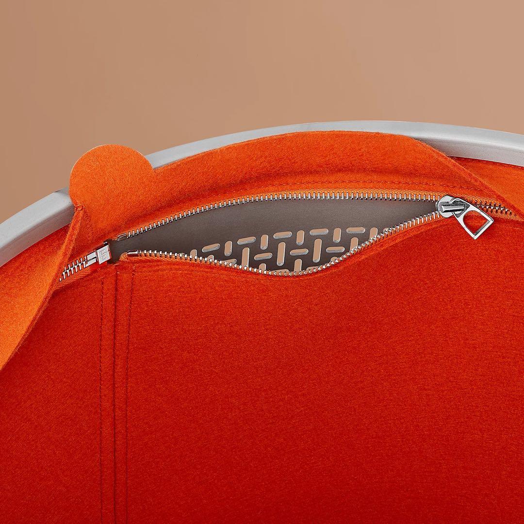 エルメス　馬具缶　サドルボックス 《カルーセル》