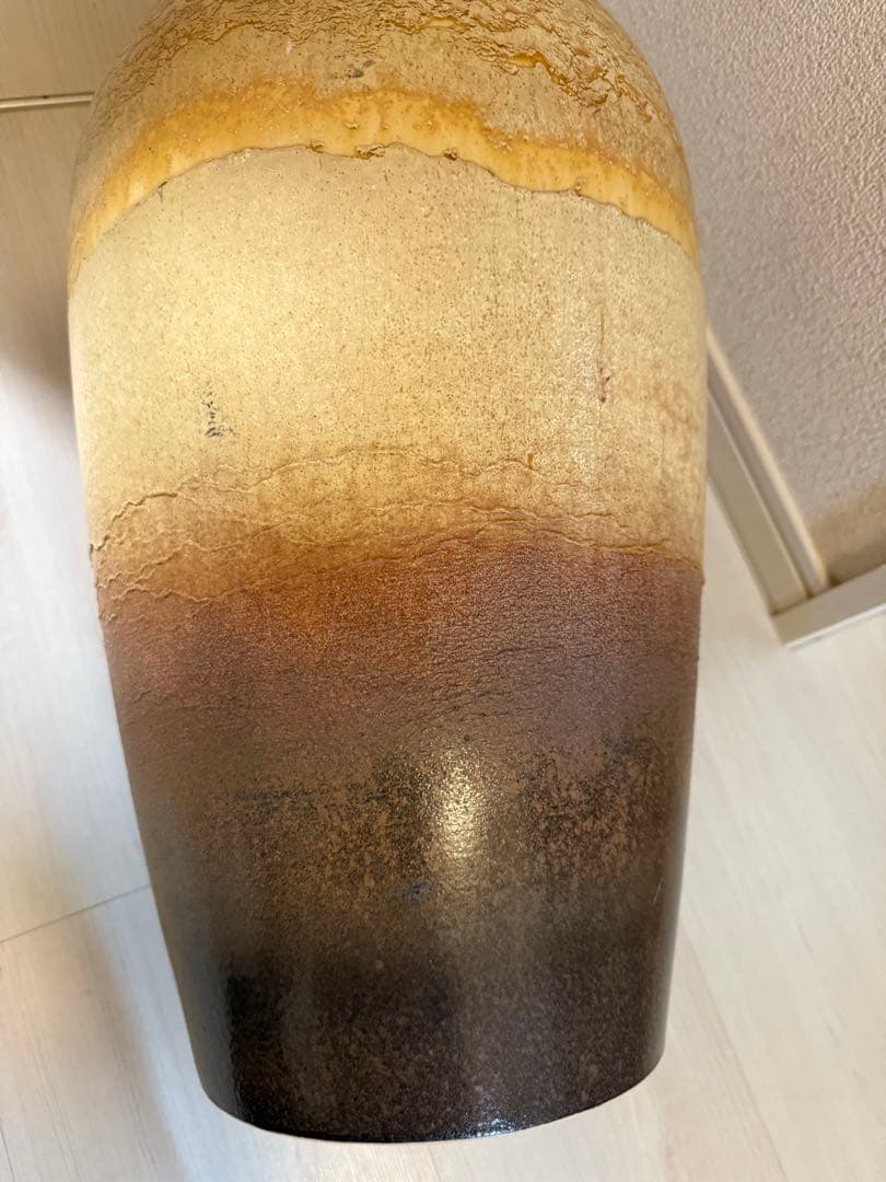 引き取り限定！ 陶器の花瓶 ベージュ・ブラウン・黒