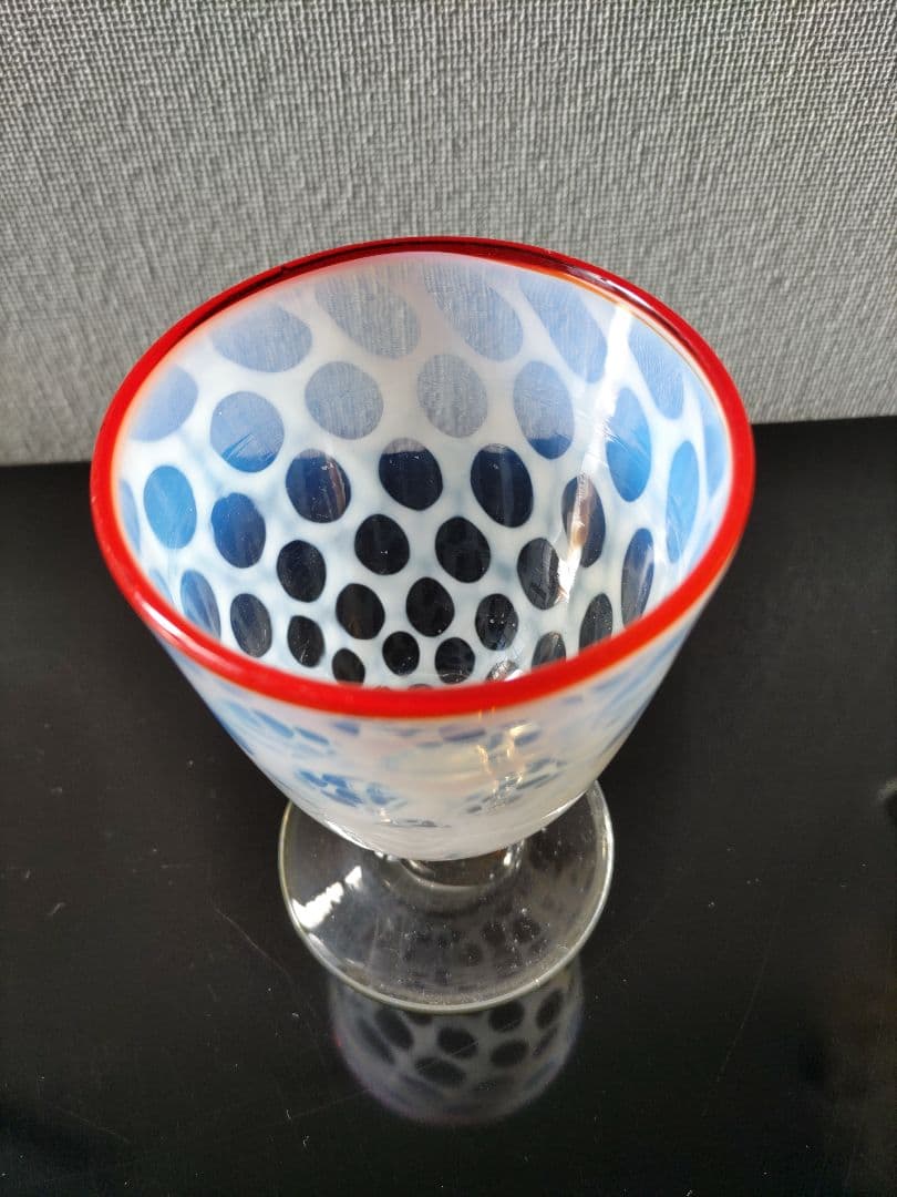 骨董 レトロガラス 赤フチ乳白色暈し 水玉紋 貝巻き脚付 氷コップ
