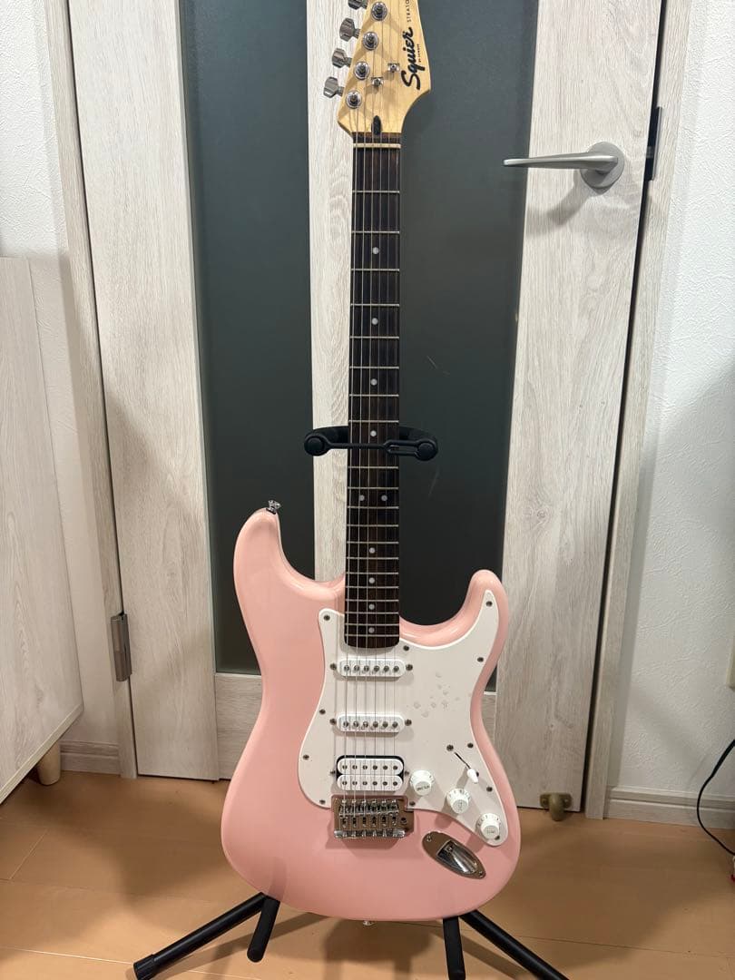 ピンク ストラトキャスター ギターケース ピック付き