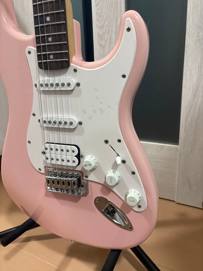 ピンク ストラトキャスター ギターケース ピック付き