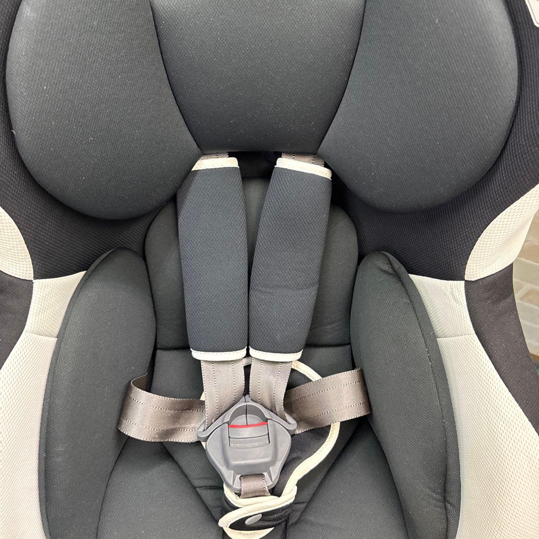 コンビ ウィゴー チャイルドシート 新生児から リクライニング可能