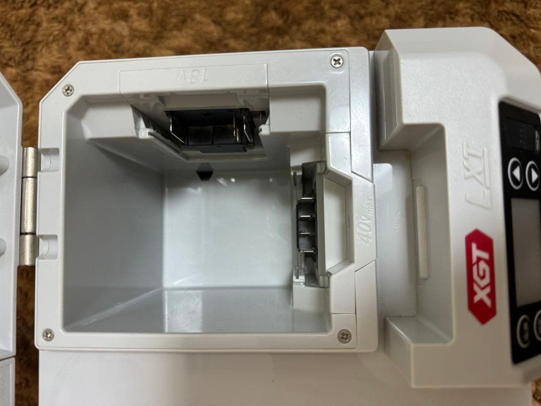 マキタ　充電式保冷温庫　 CW003G 7L