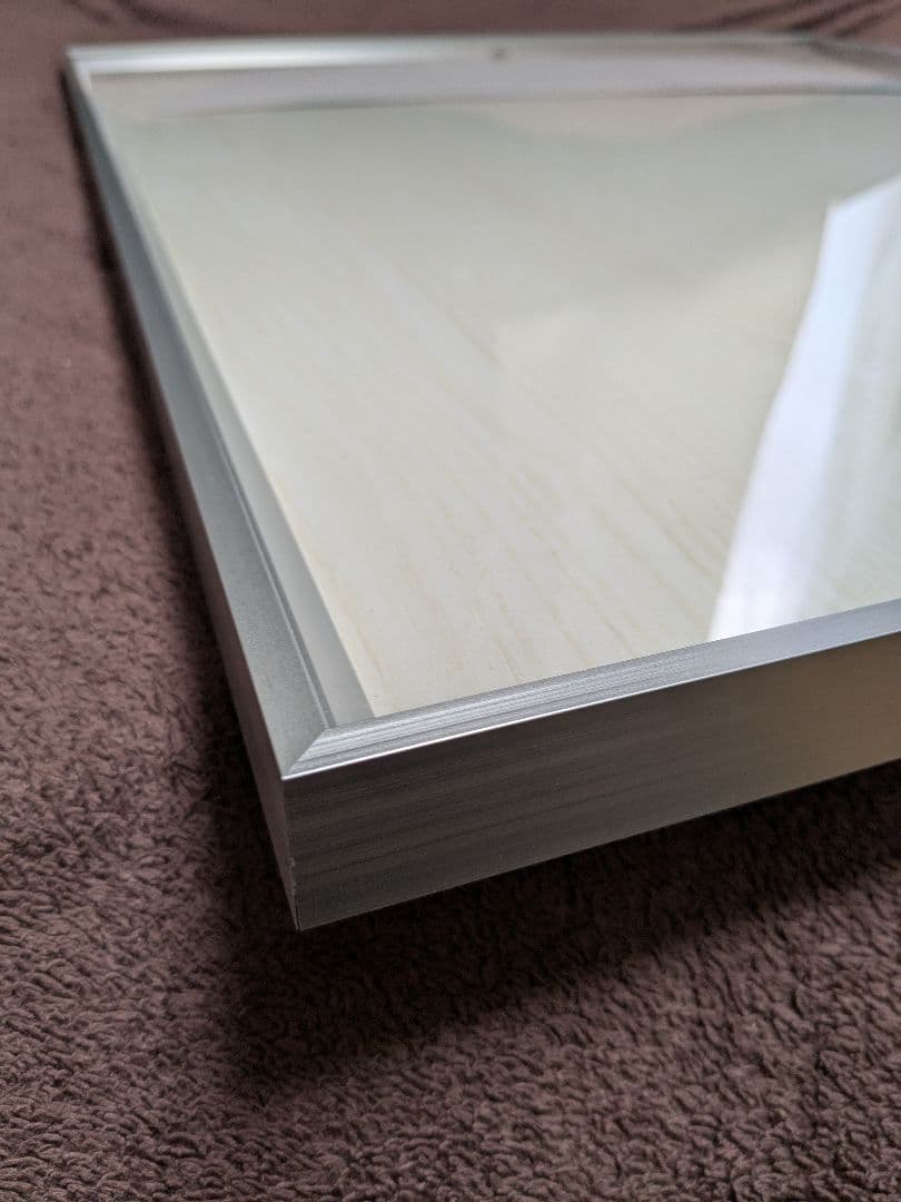 ユニフォーム額 額縁のタカハシ製 (室内紫外線カット×シルバー×背景:白木目)